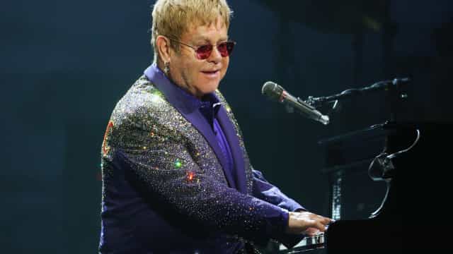 Amigo de Lady Di, Elton John destaca ‘presença inspiradora’ de Elizabeth