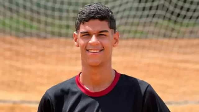 Luva de Pedreiro usa camisa do Palmeiras em foto com Leila Pereira