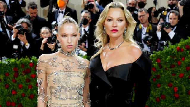 Filha de Kate Moss posa para a Calvin Klein 30 anos após a  mãe