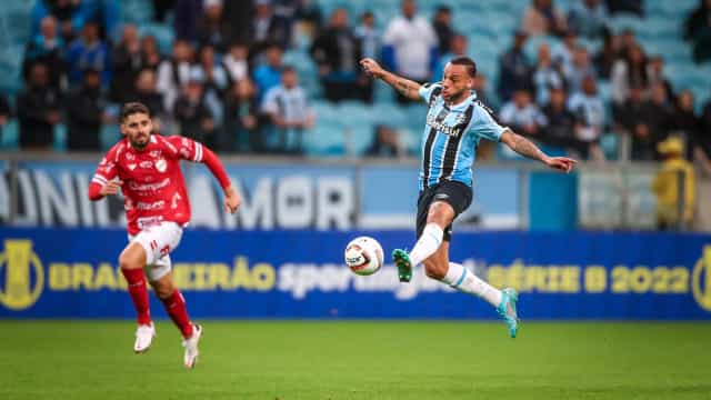 Ainda sem Renato Gaúcho, Grêmio volta a vencer na Série B depois de quatro jogos