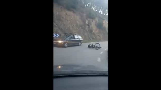Espanha: Ciclista é multado após ser atropelado em ultrapassagem perigosa