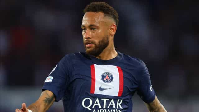 Neymar soma 100 jogos pelo PSG no Francês e jornal cita ‘números impressionantes’