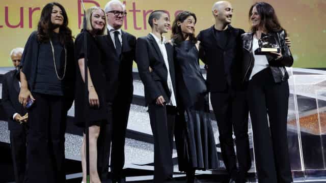 Zebra, ‘All the Beauty and the Bloodshed’ leva o Leão de Ouro em Veneza