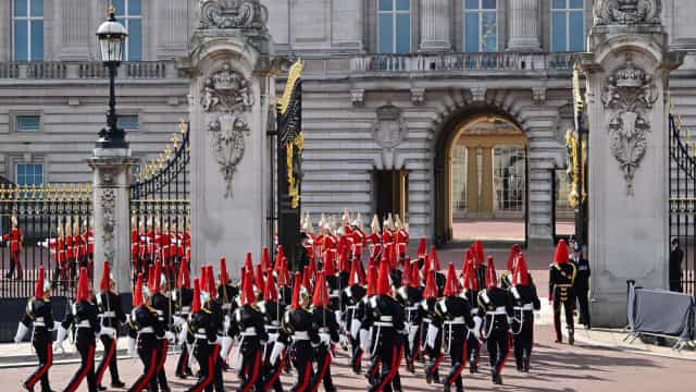 Londres se prepara para procissão com caixão da rainha Elizabeth 2ª