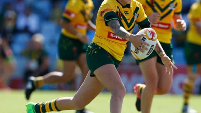 Australiana do rúgbi chama rainha Elizabeth II de ‘cadela burra’ e é suspensa