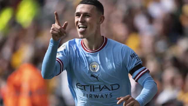 Manchester City derrota o Wolverhampton, e dorme na liderança do Inglês