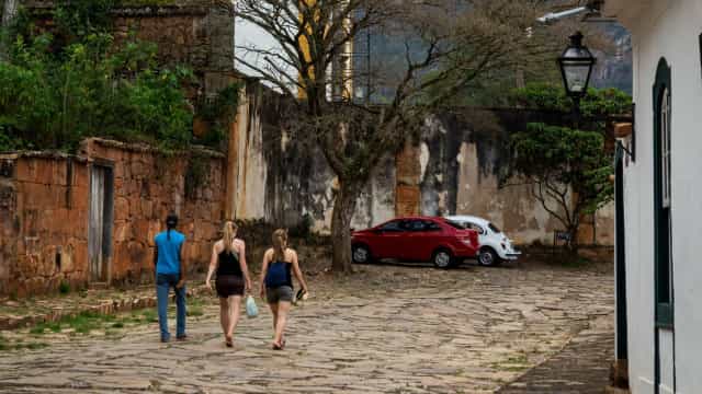 Mulheres encaram mais desafios que homens ao se movimentar pelas cidades