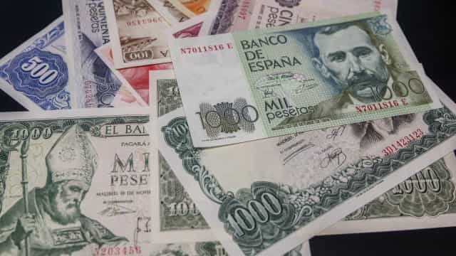 Homem compra casa e encontra ‘fortuna’ em frascos de Nesquik