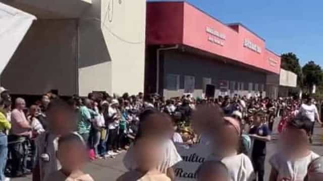 Cidade no PR veste crianças negras como escravas para desfile cívico