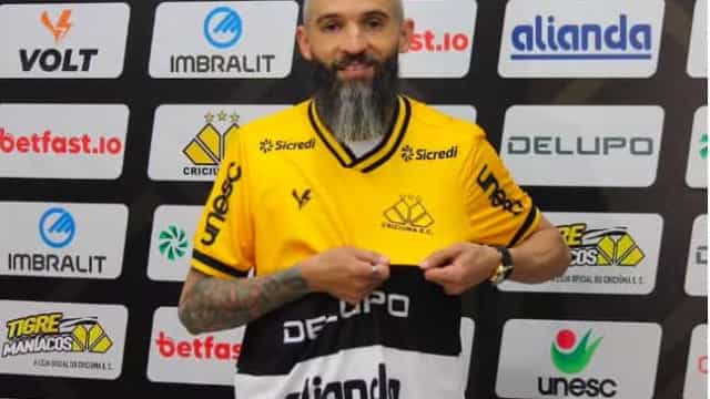 Meia do Criciúma é internado com quadro de tromboembolismo pulmonar agudo