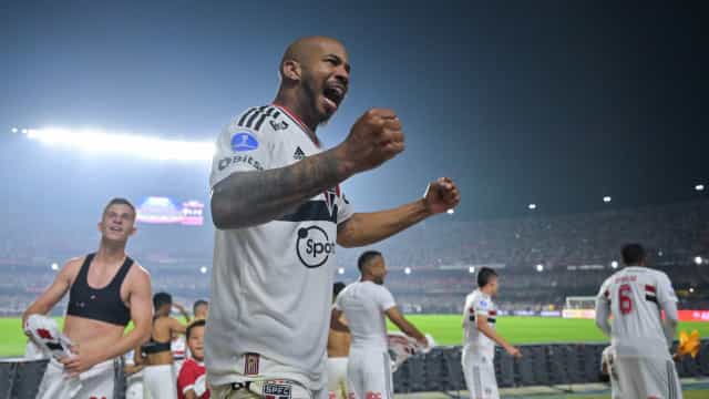 Patrick faz golaço e São Paulo goleia Avaí antes de final da Sul-Americana
