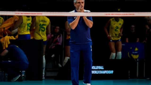 Zé Roberto destaca menor número de erros da seleção de vôlei contra a Argentina