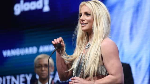 ‘Me viam tomar banho’, diz Britney sobre falta de privacidade em tutela