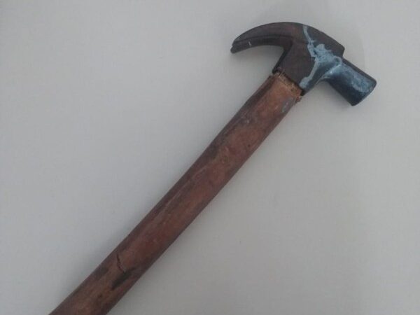 Em Guarantã do Norte Sogra da martelada em genro para defender a filha de agressões