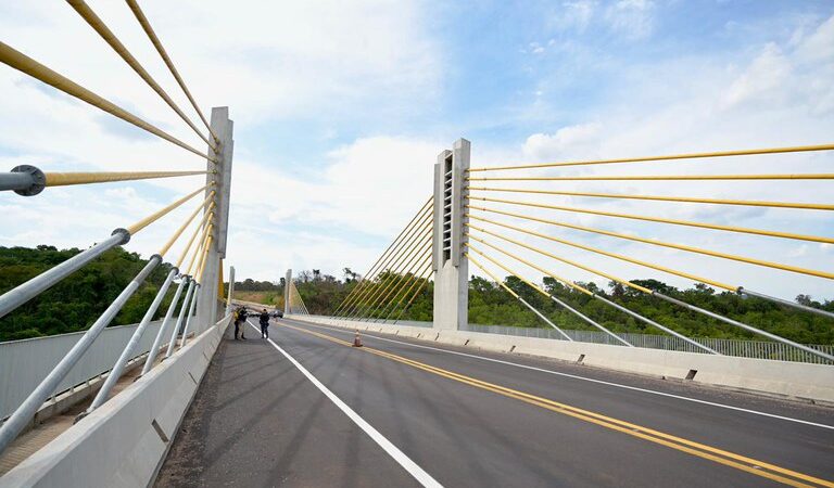 Ministro vistoria obras de contornos viários na divisa entre Mato Grosso e Goiás