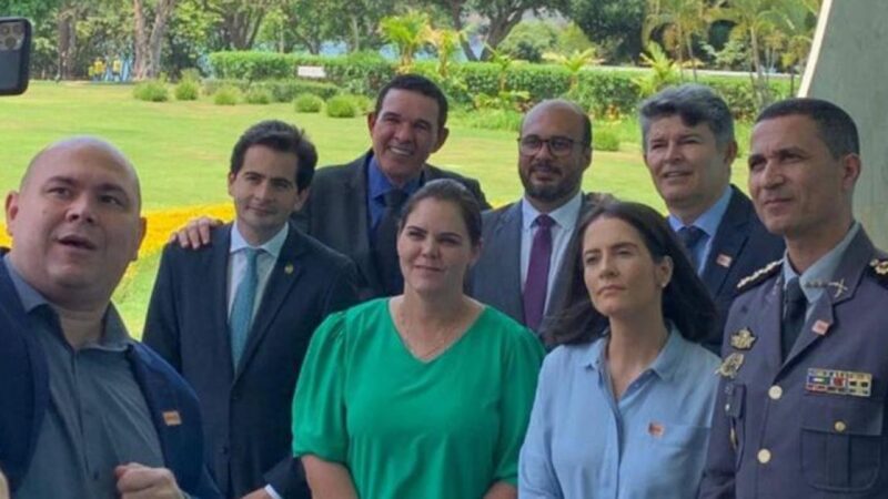 Deputados vão ‘estudar’, ‘desbolsonarizar’ e financiar campanha