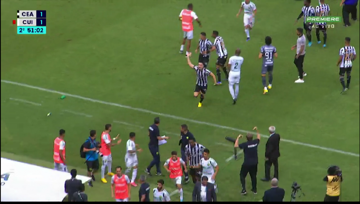 Jogo entre Cuiabá e Ceará é encerrado após invasão de torcedores; partida terminou em 1 a 1