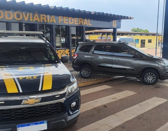 PRF apreende veículo adulterado