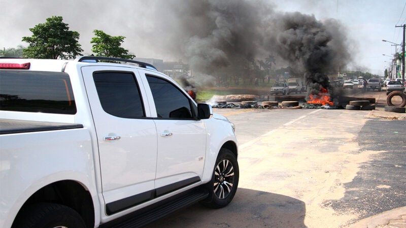 Bloqueio com protestos contra resultado da eleição continua na BR-163 Nortão, na 364 em Cuiabá-Várzea Grande e em rodovias de 11 Estados