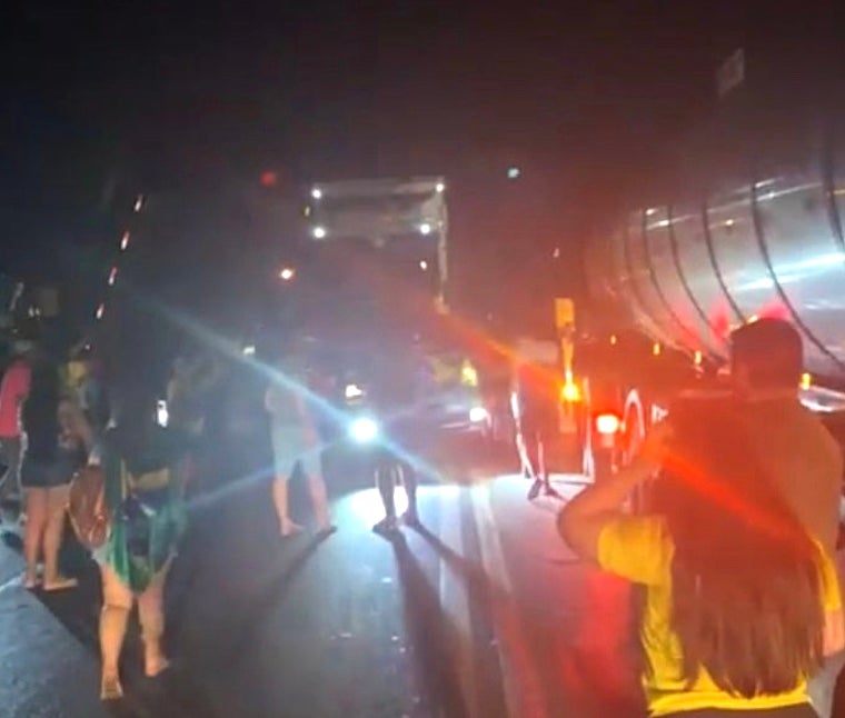 BR-163 tem bloqueio em Sinop, Lucas do Rio Verde, Sorriso e Nova Mutum em protesto contra resultado da eleição