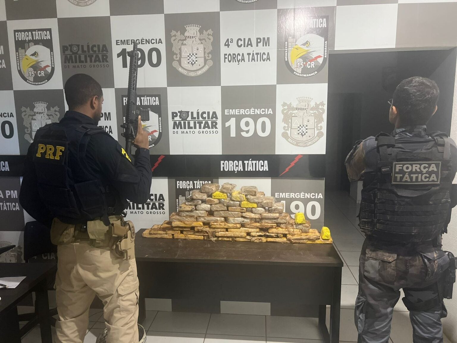 Em Guarantã do Norte PRF e Força Tática apreende mais 36 tabletes de cocaína escondidos em veículo
