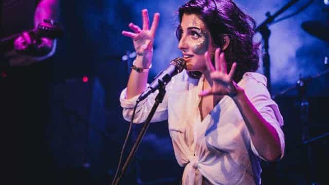 Famosos relatam insônia na madrugada por causa das eleições