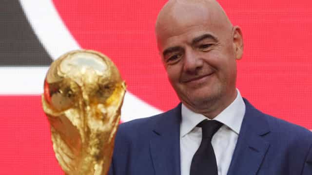 Após visita ao Rio, taça da Copa é exposta em São Paulo em evento restrito