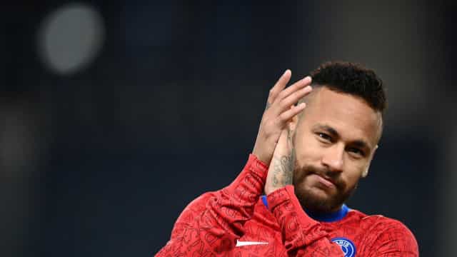 Privada de ouro, iate… Como os famosos gastam suas fortunas?