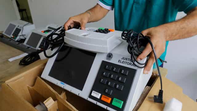Até as 9h40, 926 urnas eletrônicas foram substituídas em todo país
