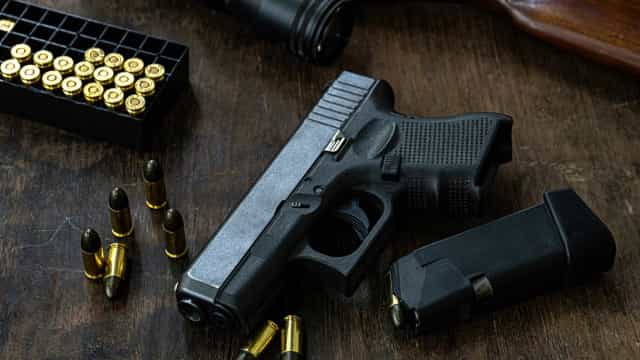 Menino de 10 anos morre por disparo acidental ao brincar com arma em MG