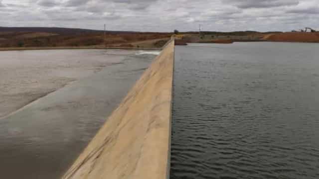 Barragem em Minas Gerais entra em estado de alerta