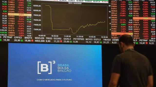 Mundo se recupera da crise gerada pela pandemia mas perde ritmo