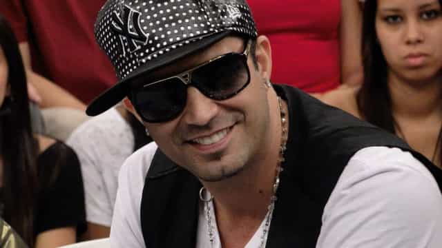 Latino chama lulistas de ‘desenformados’ e vira piada: ‘Aprenda a escrever’