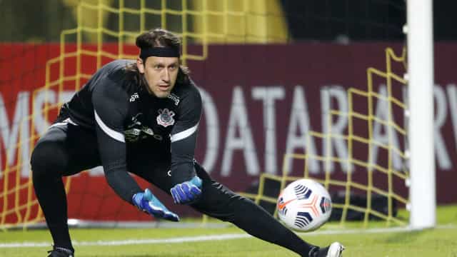 Cássio é liberado, participa do treino e será o goleiro do Corinthians na decisão