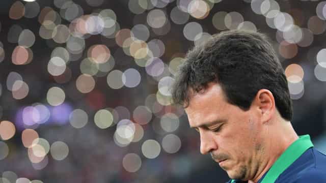 Diniz aceita vaias e diz que Fluminense mereceu perder para o América-MG