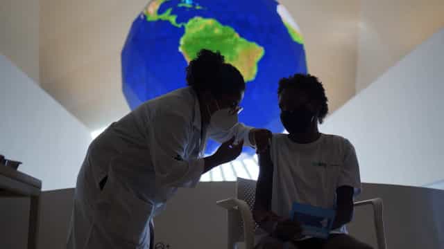 Saúde libera vacinação contra Covid de crianças de 6 meses a 4 anos com comorbidade