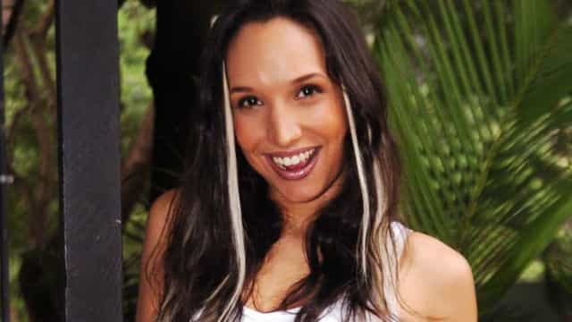 Maria Maya estreia como diretora de musical e diz ter saudade de atuar