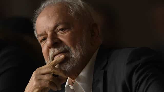 Lula promete discutir novo PAC e fala em retorno do Minha Casa Minha Vida