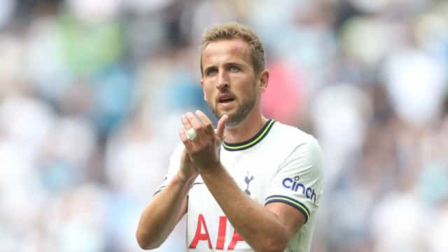 Kane marca, mas Tottenham perde para Newcastle e segue em 3º no Inglês