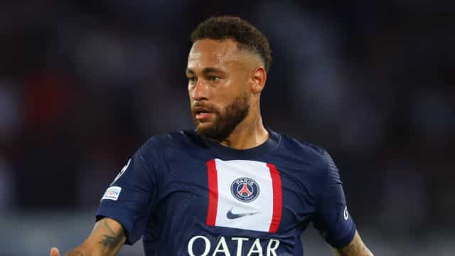 Neymar enfrenta julgamento a um mês da Copa do Mundo