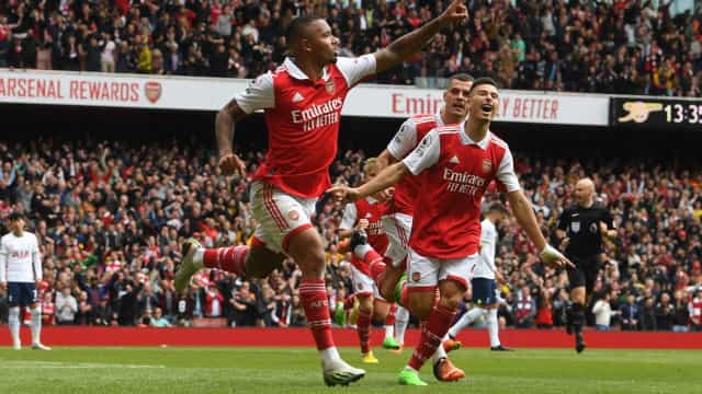 Gabriel Jesus decide clássico com Tottenham e Arsenal se mantém na liderança