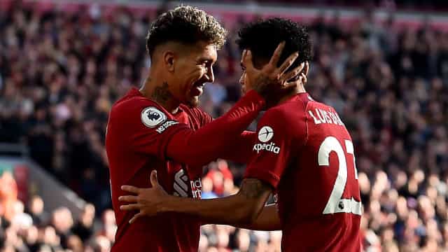 Firmino brilha com 2 gols, mas Liverpool empata com Brighton e volta a tropeçar