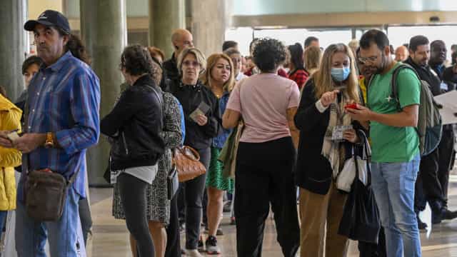 Votação para presidente já se encerrou em 44 países, informa TSE