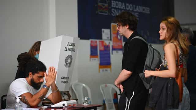 Votação no Rio deve ir até 20h, diz TRE-RJ