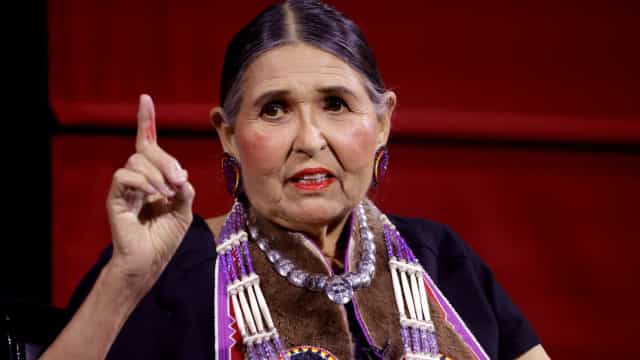 Morre atriz indígena vaiada ao rejeitar Oscar para Marlon Brando em 1973