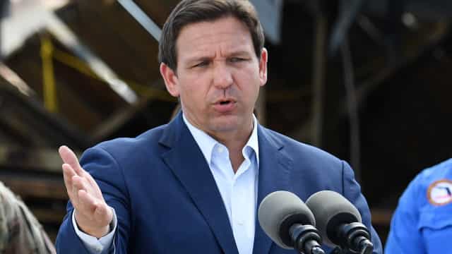 Ron DeSantis usa furacão na Flórida para se confirmar como herdeiro e rival de Trump