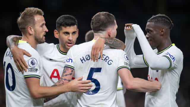 Kane marca, Tottenham vence Everton e segue em 3º no Campeonato Inglês