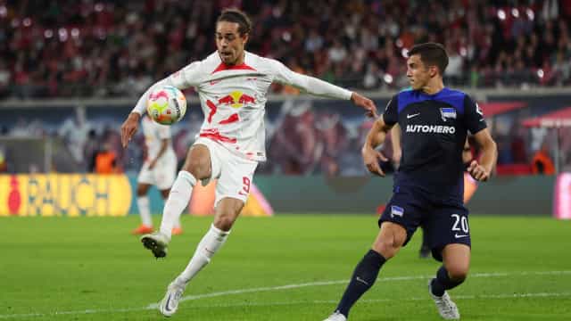 Red Bull Leipzig sofre, mas bate o Hertha Berlin por 3 a 2 no Campeonato Alemão