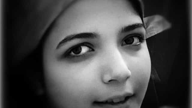 Jovem iraniana morre depois de agredida por se recusar a cantar hino