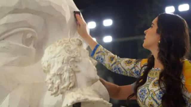 Sobrinha de Senna faz escultura gigante do rosto do piloto para ser exibida em Interlagos